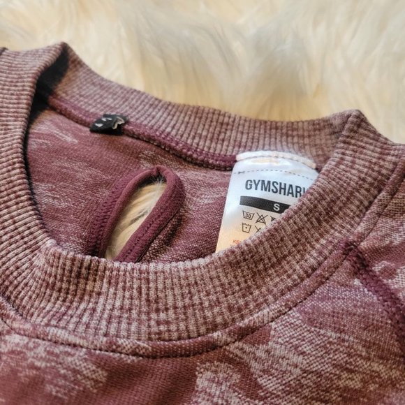 GYMSHARK Camo Long Sleeve Crop in Berry sz Small - Like New - Picture 5 of 6